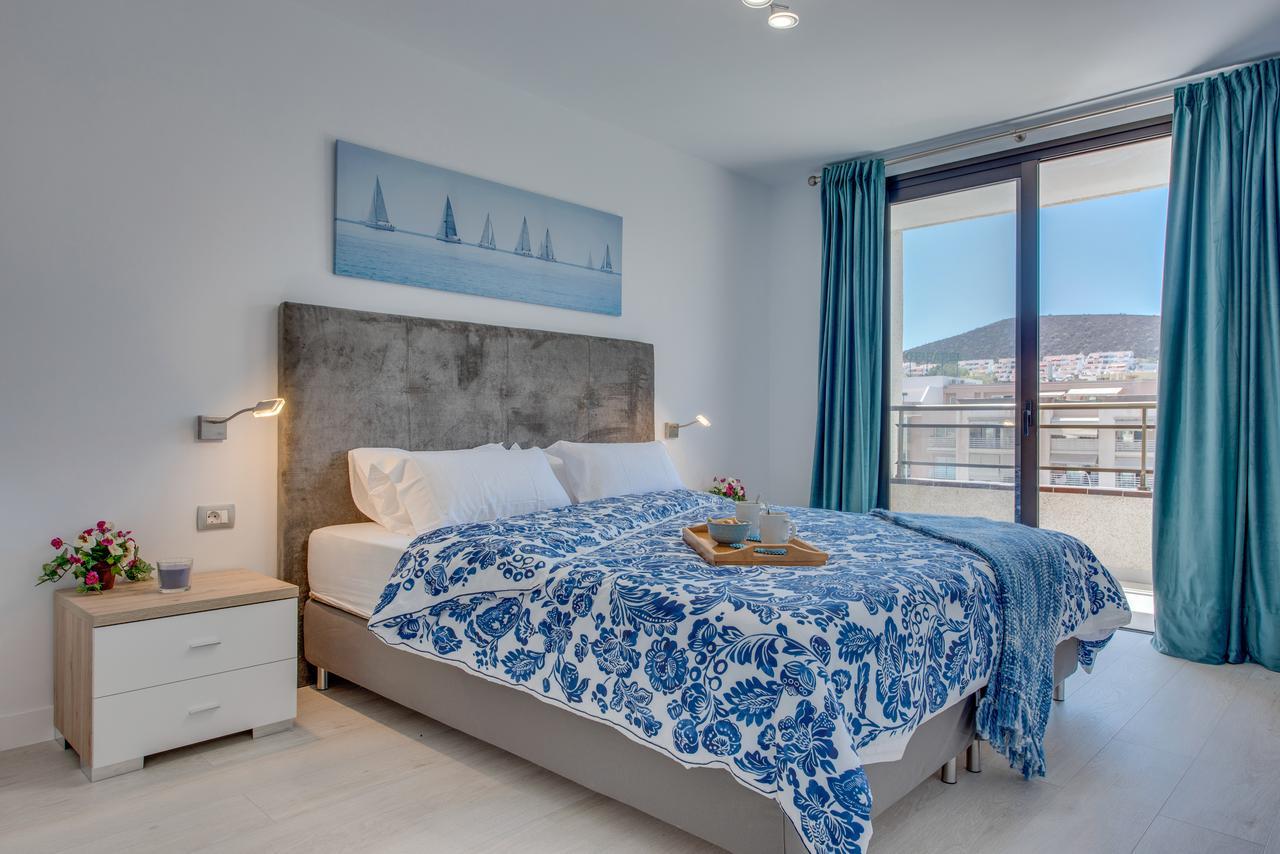 Modern Cristianos Center Apartment